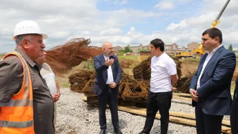 Գյումրի հոս ընթացքի մէջ է Արթուր Ալեքսանյանի անունով հունահռոմեական ըմբշամարտի մանկապատանեկան դպրոցի շինաշխատանքը:
