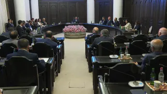 

    Մարմաշենում


    Մարմաշենում կ'ստեղծուի «Կանաչ տեխնոլոգիաների հաբ». Կառավարութիւնը ուղղակի վաճառքով համայնքային հողամաս կ'տրամադրի:

