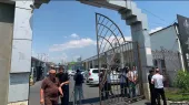 Правоохранительные органы продолжают действия в «Ариндж молле», сотрудники проводят акцию.