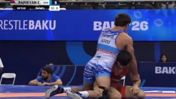 Weltmeisterschaft im Ringen. Erik Papikyan hat mit 9-1 gegen den Aserbaidschaner Rashid Nazarov gewonnen.