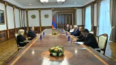 Präsident Vahagn Khachaturyan hat den staatlichen Vertreter der armenischen Gemeinde im zypriotischen Repräsentantenhaus, Vardges Mahtesyan, empfangen.