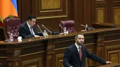 В Национальном собрании продолжается обсуждение вопроса выбора спикера.