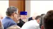 Le juge en charge de l'affaire du Catholicos a déclaré son auto-exclusion : avocat